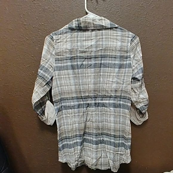 Rolled Sleeve Embroidered Button Up - Picture 2 of 3